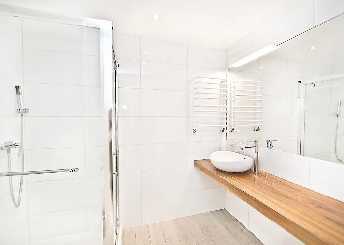 Miodowy Z Aneksem - Czarna Gora - * Sienna (Klodzko)