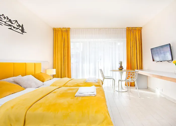 Miodowy Z Aneksem - Czarna Gora -