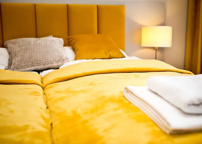 Miodowy Z Aneksem - Czarna Gora - *